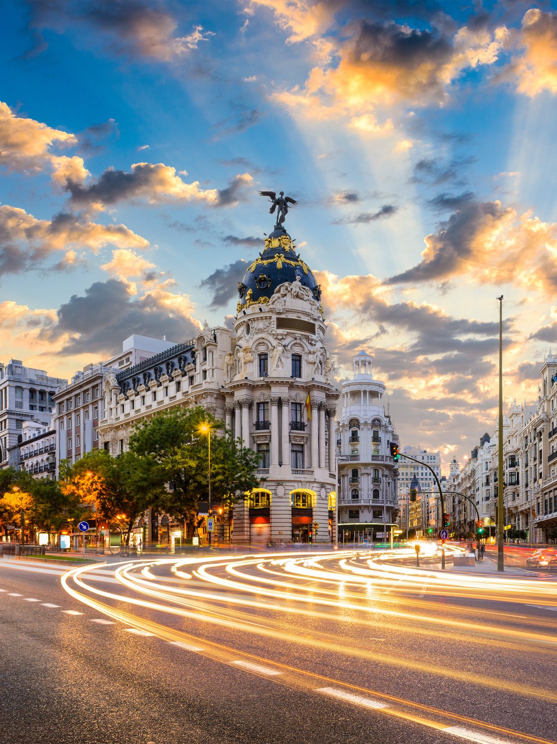 Edifício Metrópolis no início da Gran Vía, em Madri